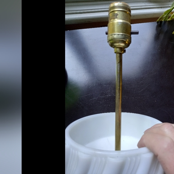 Vintage unique Milk Glass Lamp - Picture 4 of 9